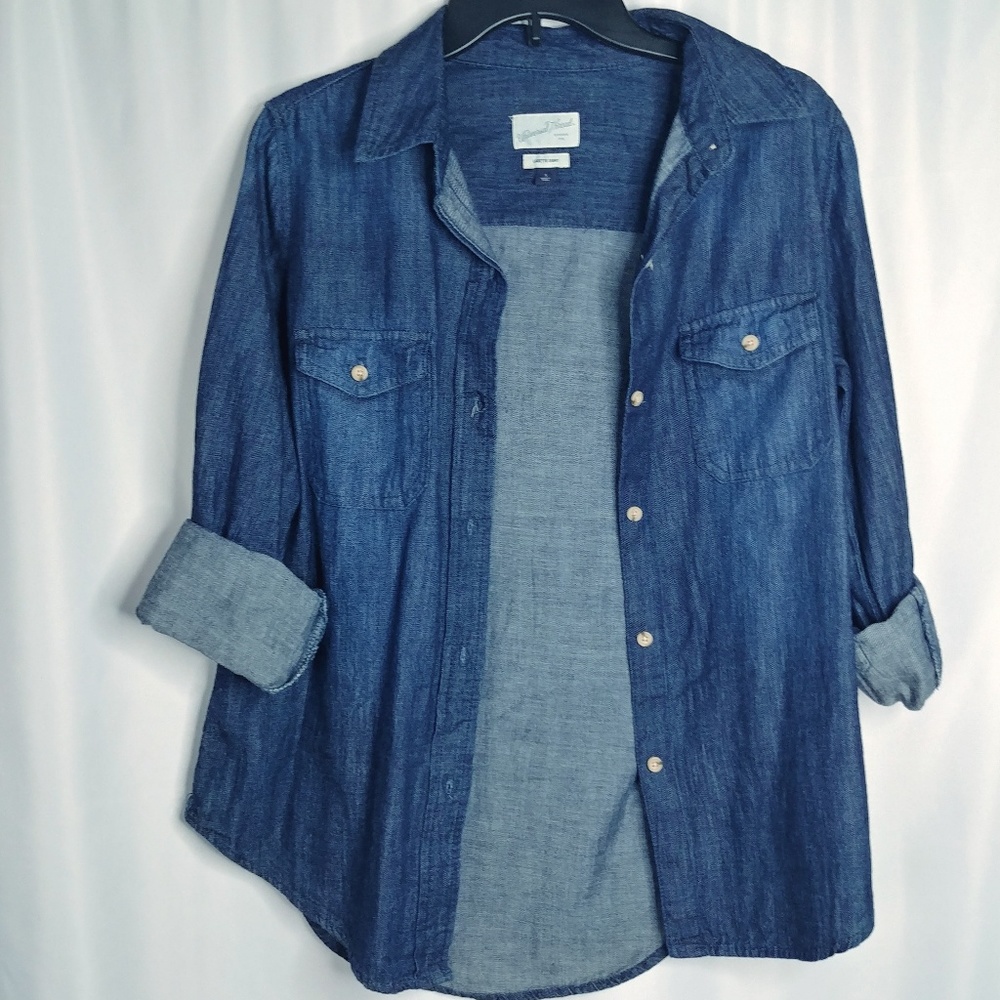 Universal Thread Goods CO Women Jean Button up Top